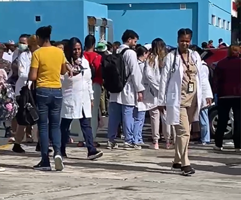 Personal médico y administrativo participa en simulacro nacional de evacuación en Reid Cabral personal-medico-y-administrativo-participa-en-simulacro-nacional-de-evacuacion-en-reid-cabral